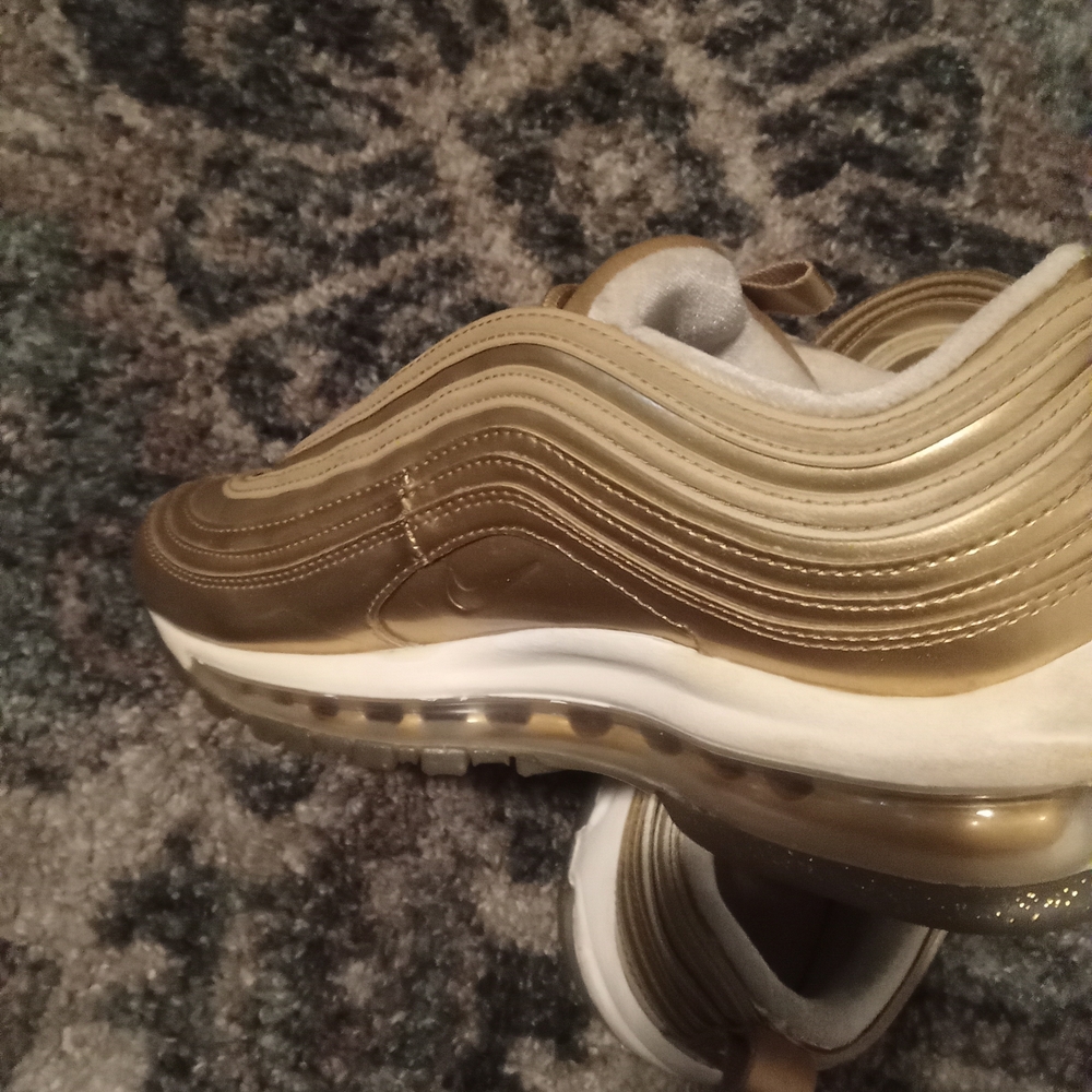 Nike Metallic Gold Slip-On Air Max - Picture 2 of 7